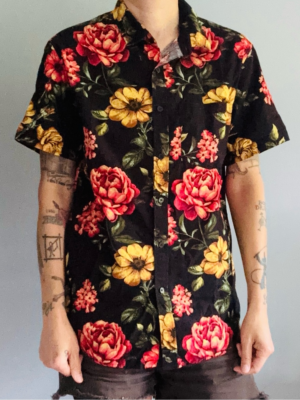 Forever 21 | Black Short-Sleeve Button-Up Shirt with Floral Print